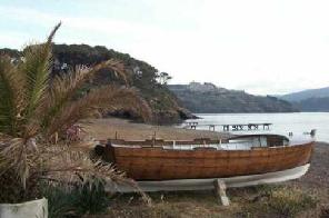 Xtrallusion photo library of independent, self-guided walking and sightseeing holidays in Italy. Pictures, images, photos and photographs taken along the way of this 1-day walking itinerary, to give you a visual impression of the day's walk.