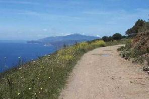 Xtrallusion photo library of independent, self-guided walking and sightseeing holidays in Italy. Pictures, images, photos and photographs taken along the way of this 1-day walking itinerary, to give you a visual impression of the day's walk.