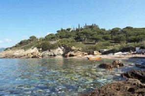 Xtrallusion photo library of independent, self-guided walking and sightseeing holidays in Italy. Pictures, images, photos and photographs taken along the way of this 1-day walking itinerary, to give you a visual impression of the day's walk.