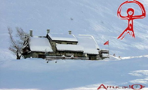 Arrucador mountain lodge is situated above Limonetto at an altitude of 1500m. Ski from the door.